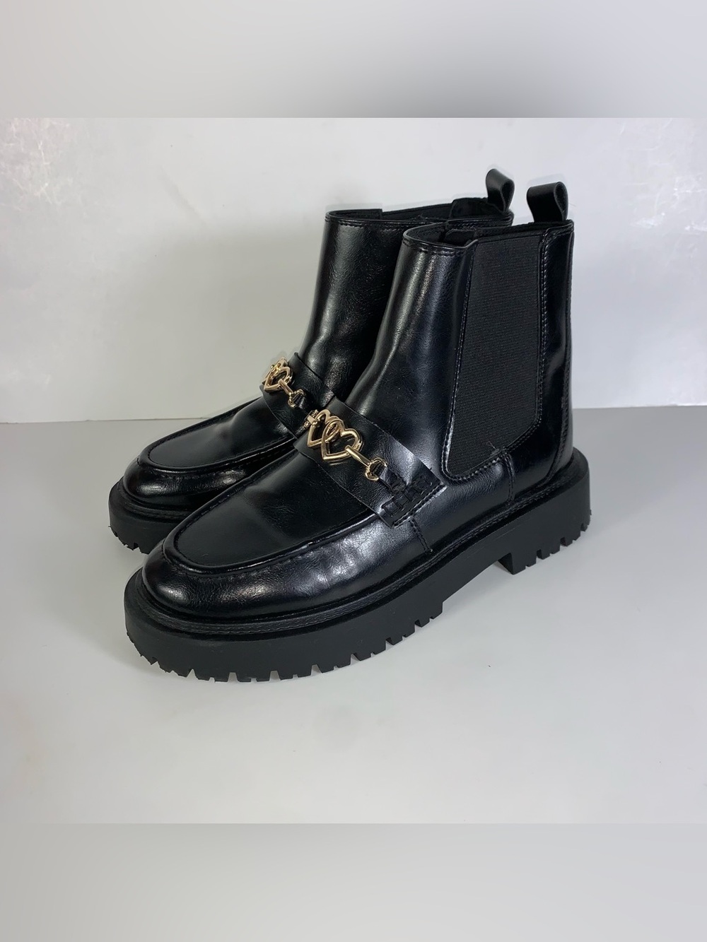 Zara patent finish  chelsea ankle booties  with heart chain detail 36 EU, 5.5 US